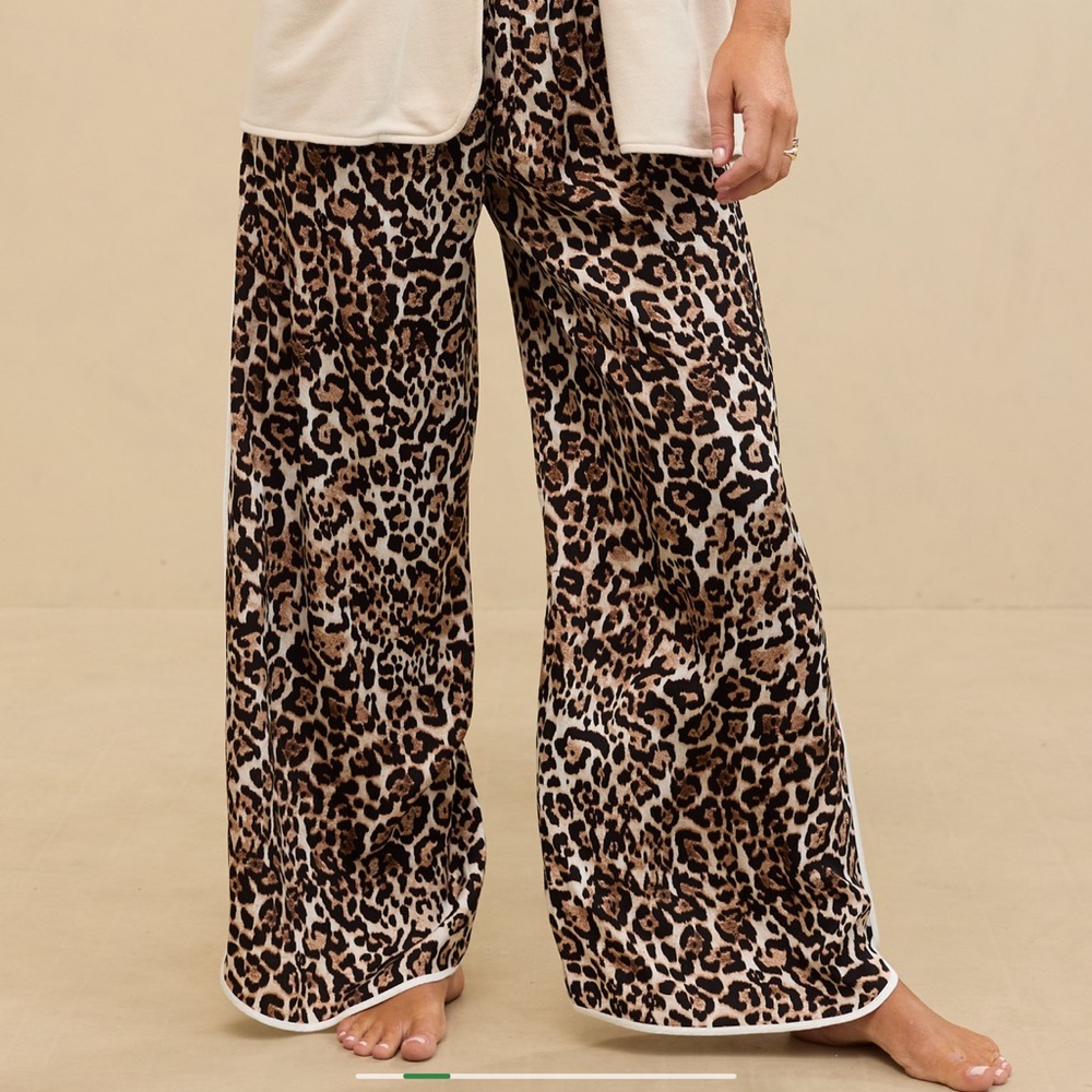 Aerie NWT Off-Duty Satin Piping Wide Pull On Trouser Leopard Animal Print Size L